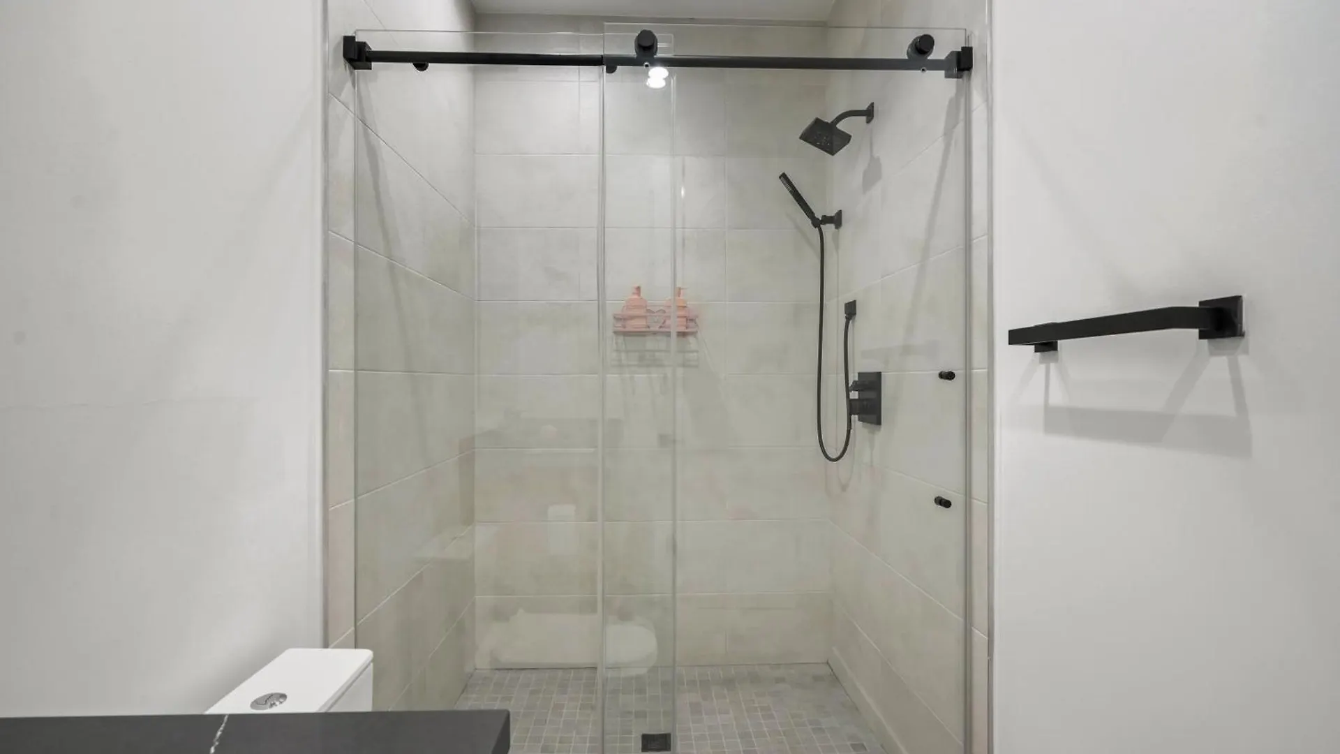 Scandinavian 2Br, 2Bath Townhome, Pet & Kid Friendly, Free Parking, 10Min To Venice Beach! Los Angeles Holiday home